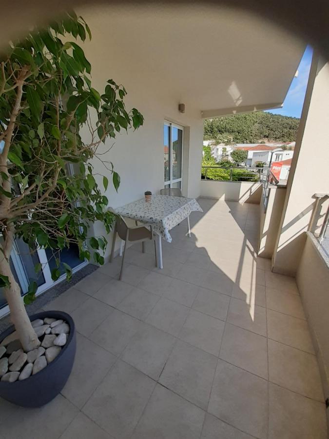 Apartments Lozina Drvenik  Zewnętrze zdjęcie