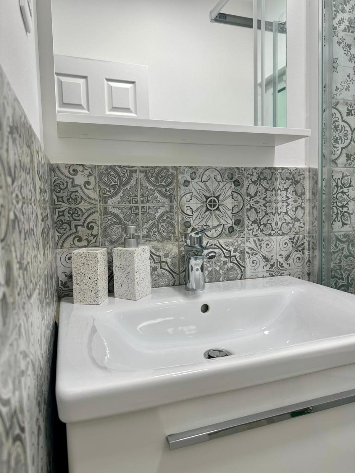 Apartments Lozina Drvenik  Zewnętrze zdjęcie