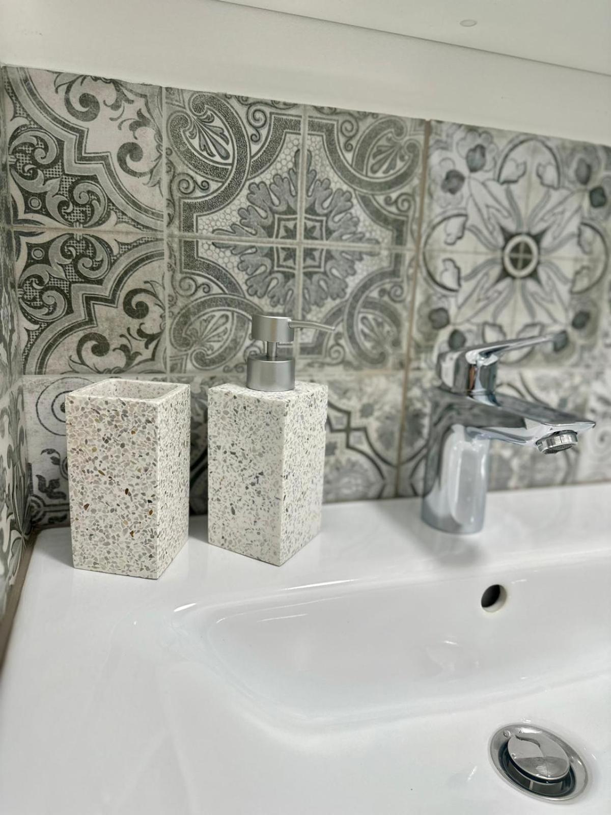 Apartments Lozina Drvenik  Zewnętrze zdjęcie
