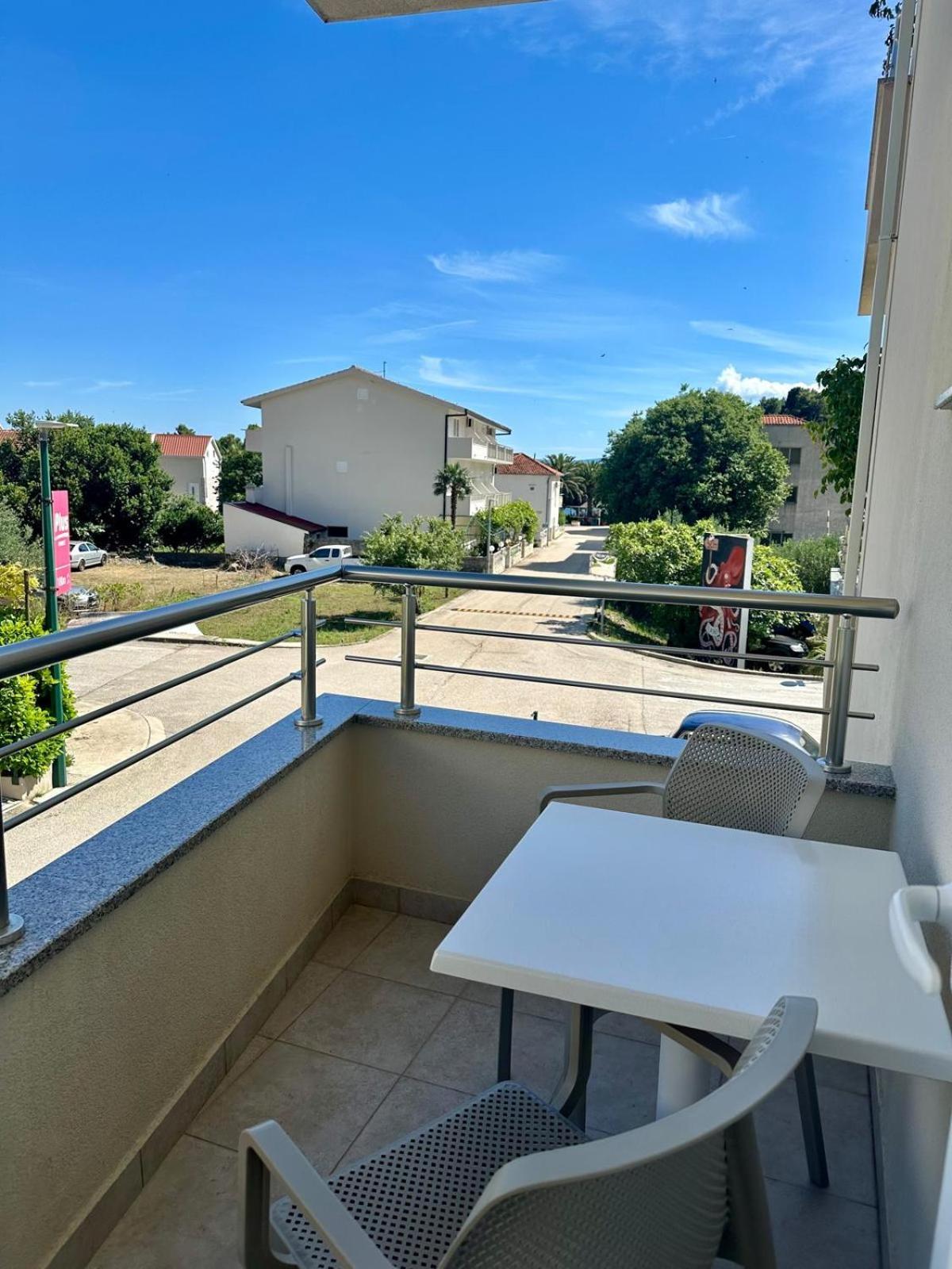 Apartments Lozina Drvenik  Zewnętrze zdjęcie