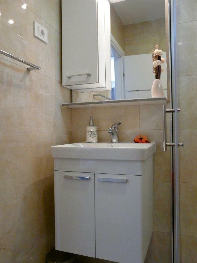 Apartments Lozina Drvenik  Zewnętrze zdjęcie