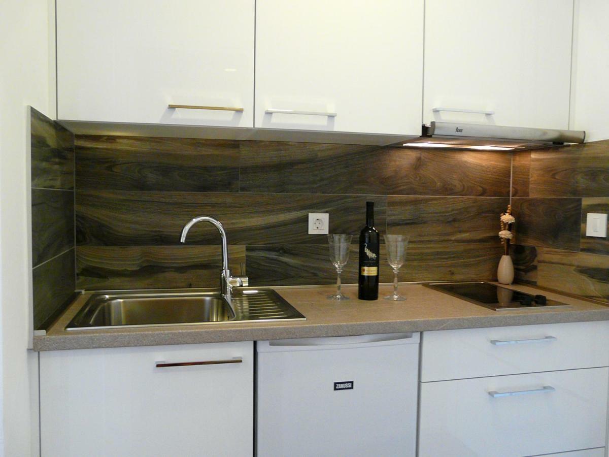 Apartments Lozina Drvenik  Zewnętrze zdjęcie