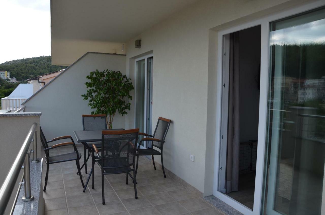 Apartments Lozina Drvenik  Zewnętrze zdjęcie